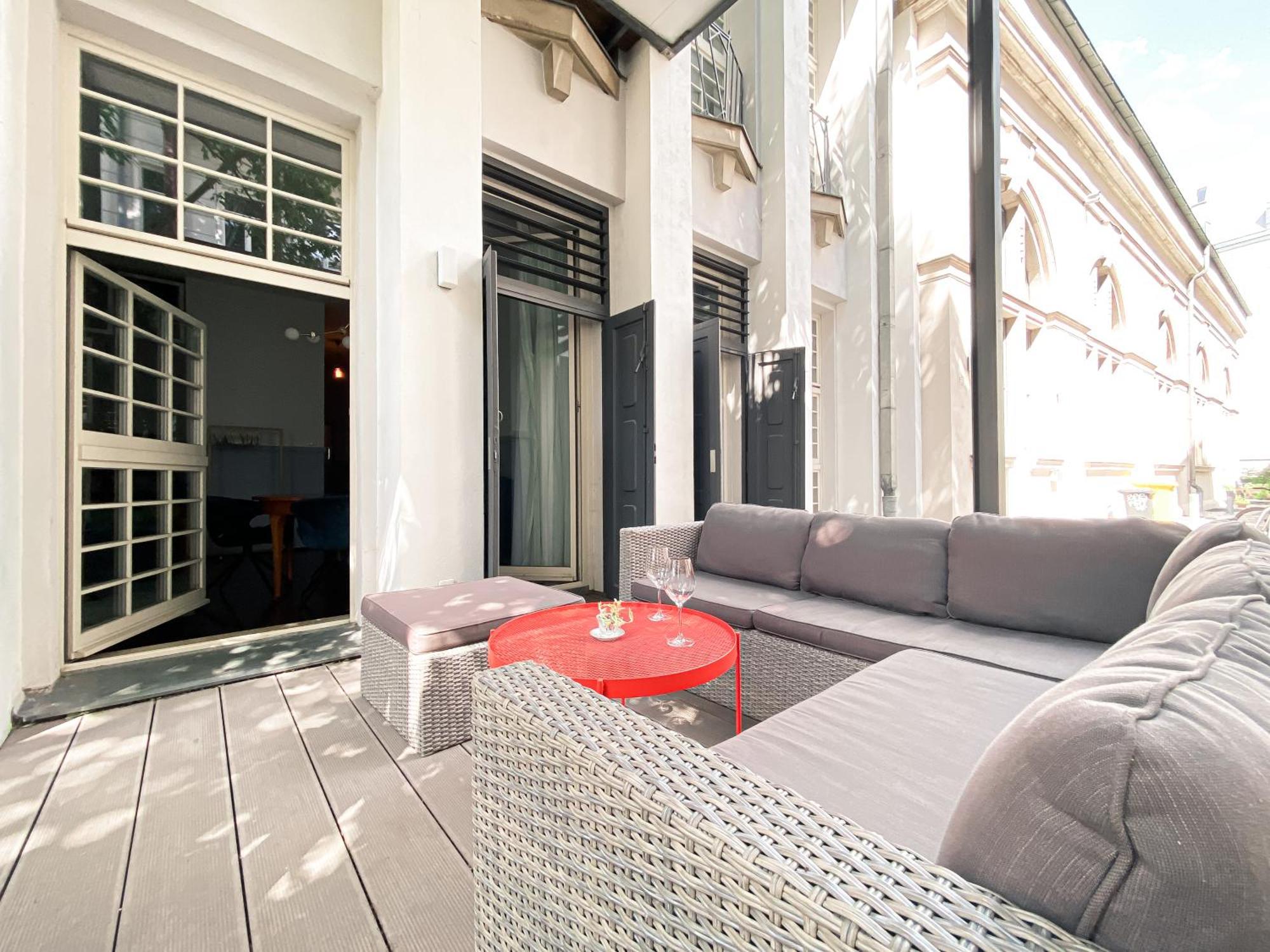 Designer Loft-Ferienwohnung Im Zentrum Mit Tiefgaragen-Parkplatz, Waschmaschine Und Privatterrasse ไลป์ซิก ภายนอก รูปภาพ